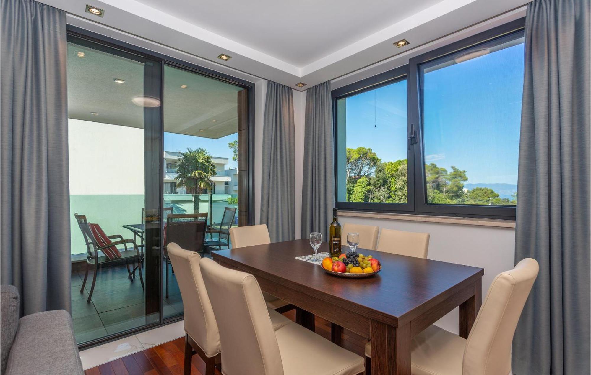 Stunning Apartment In Malinska With Kitchen 외부 사진